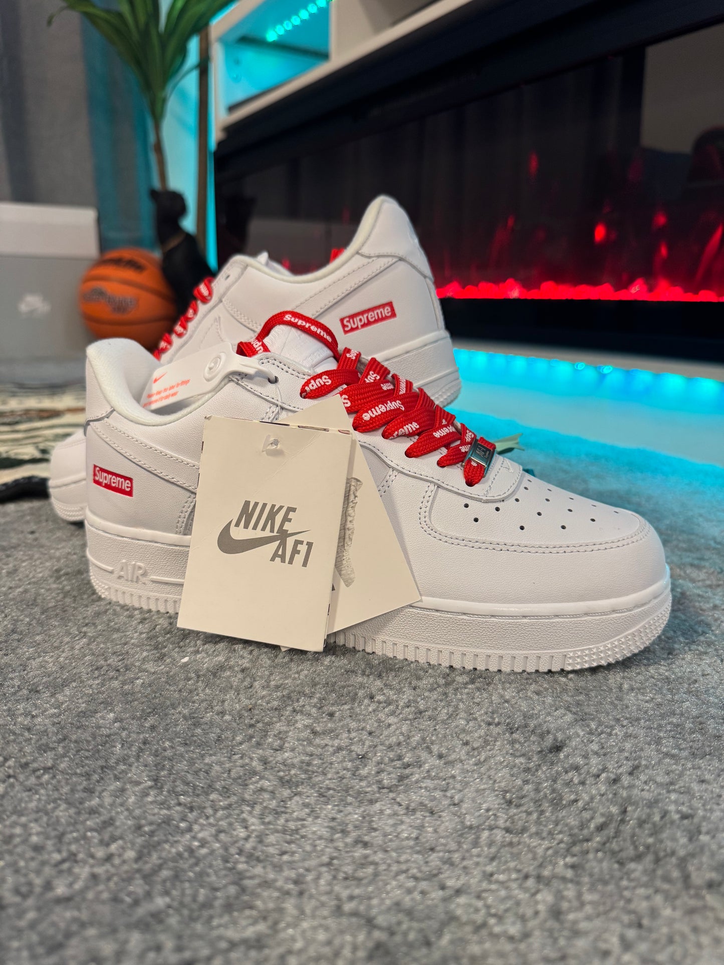 sawabilio_ Nike Air Force 1 Low Supreme White
(CU9225-100) All Sizes Brand new in
Price (100$)